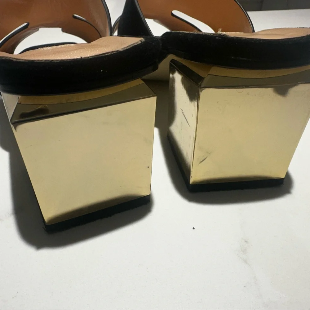 Tara Grimm The Delaney Vamp - Gold Heels - Picture 4 of 9